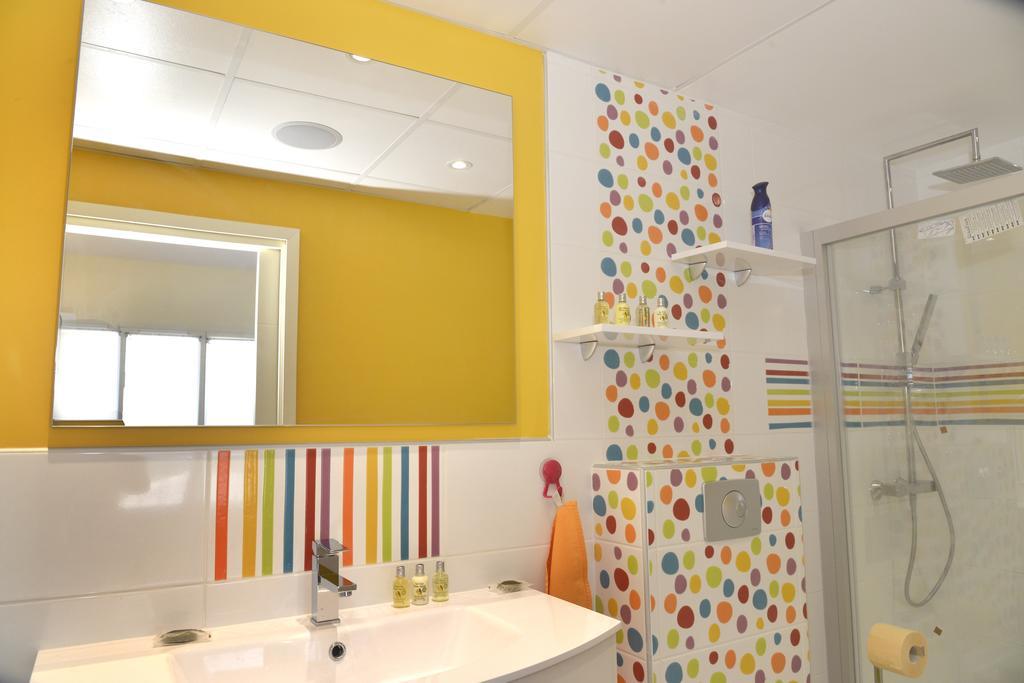 Les Chambres De Montplaisir Marsillargues Phòng bức ảnh